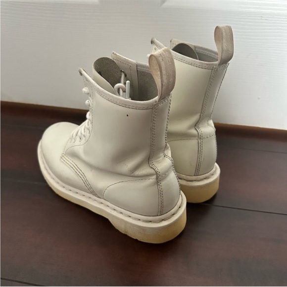 Size 7 Dr Martens 1460 Mono All White Smooth Leather Lace Up Boots - Picture 5 of 10